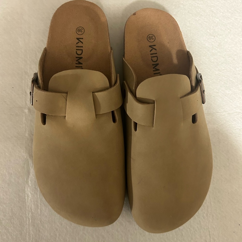 Kidmi Tan Slip-On Clogs